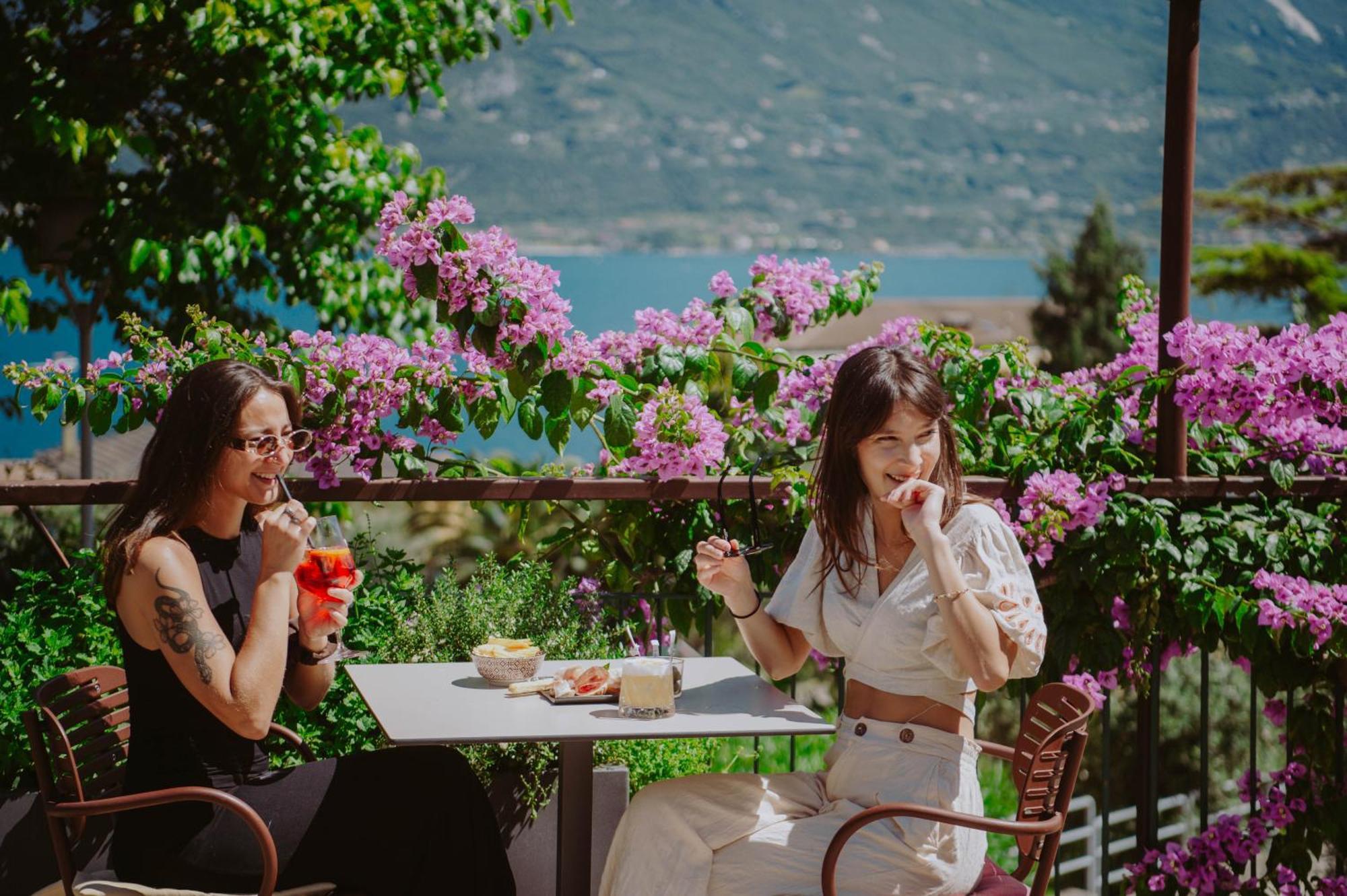 Hotel Limone Лимоне-суль-Гарда Экстерьер фото