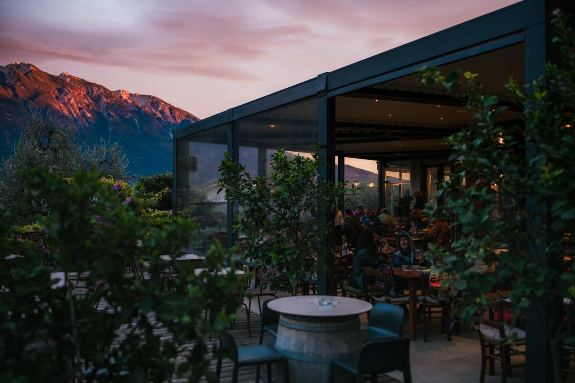Hotel Limone Лимоне-суль-Гарда Экстерьер фото