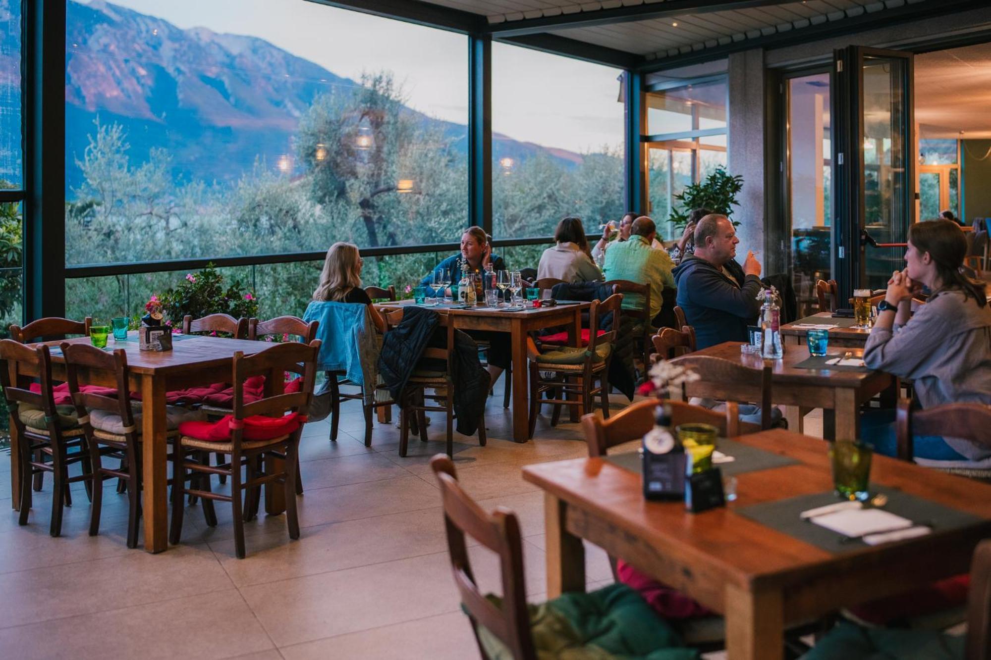 Hotel Limone Лимоне-суль-Гарда Экстерьер фото