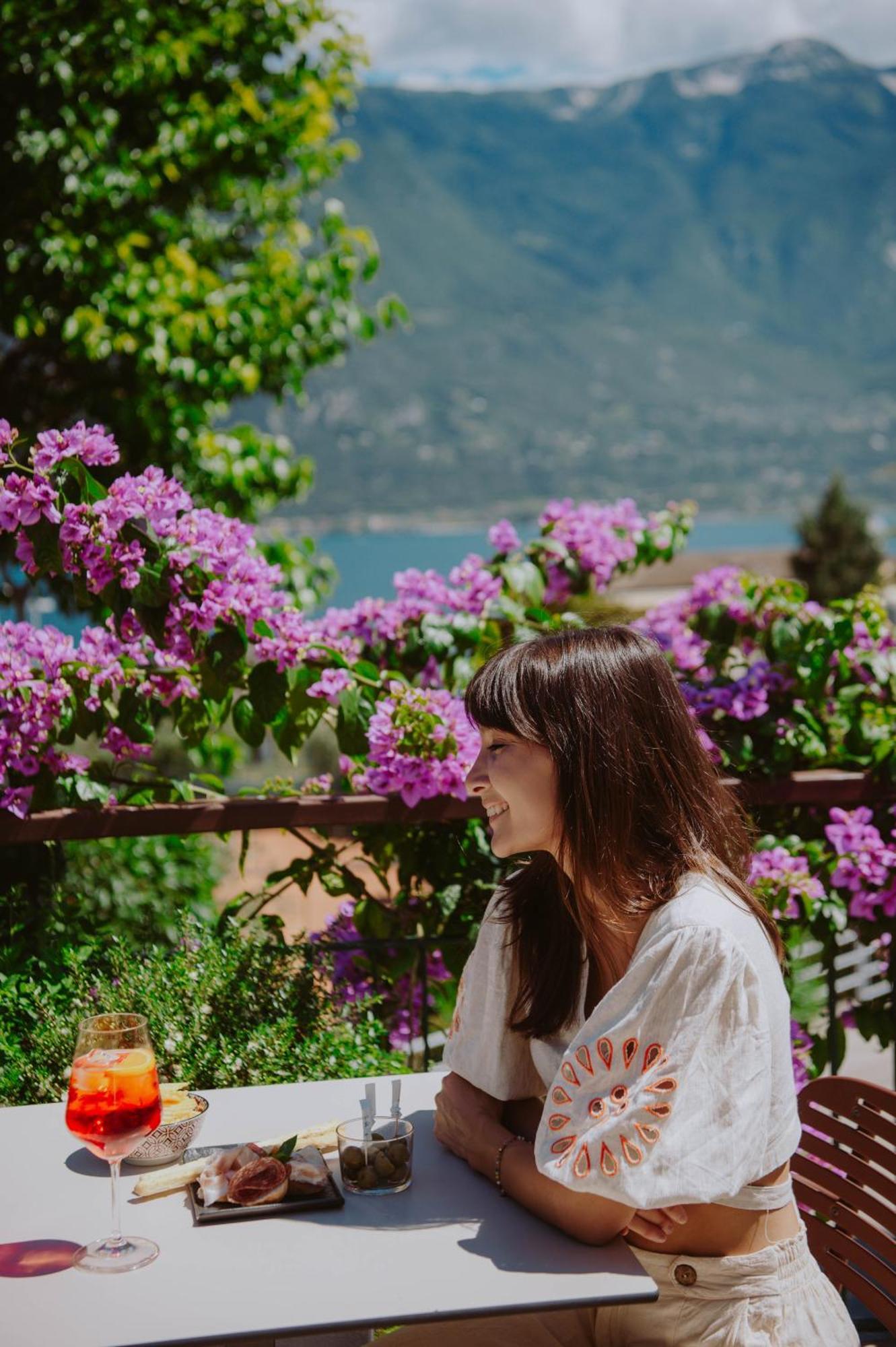Hotel Limone Лимоне-суль-Гарда Экстерьер фото