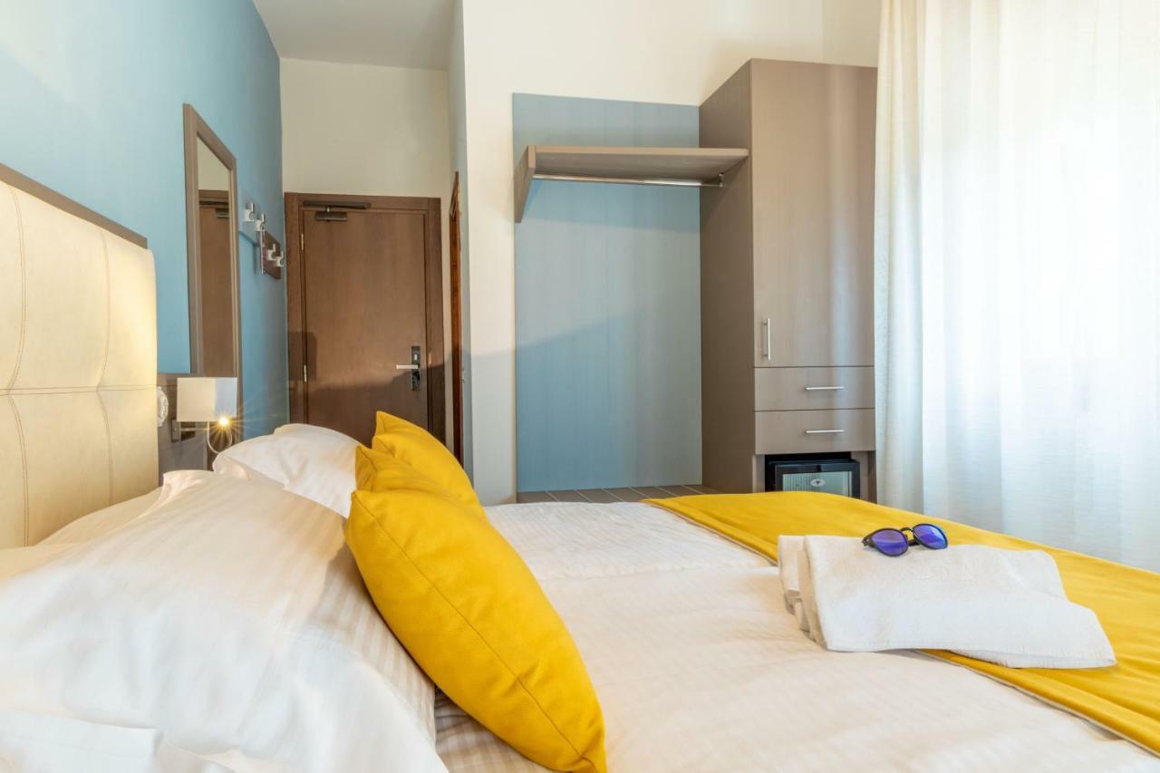 Hotel Limone Лимоне-суль-Гарда Экстерьер фото